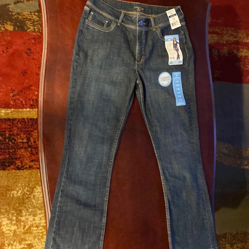 Riders by Lee mid rise boot cut woman’s jeans. Size 14M, new with tags.